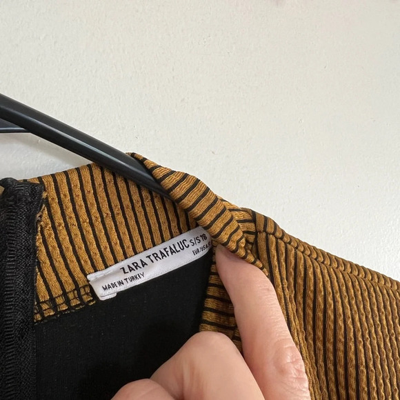 Zara Trafaluc Jaquard Blouse and Asymmetrical Skirt Set | Small - Picture 4 of 9